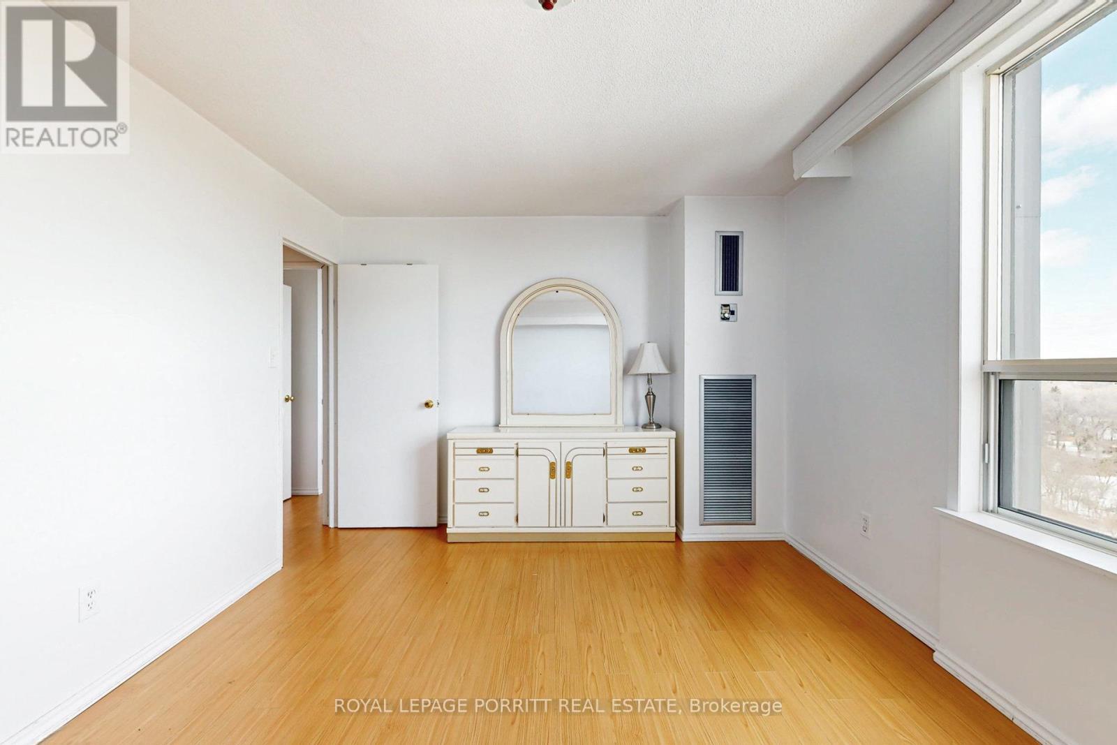 












1808 - 1535 LAKESHORE ROAD E

,
Mississauga,




Ontario
L5E3E2

