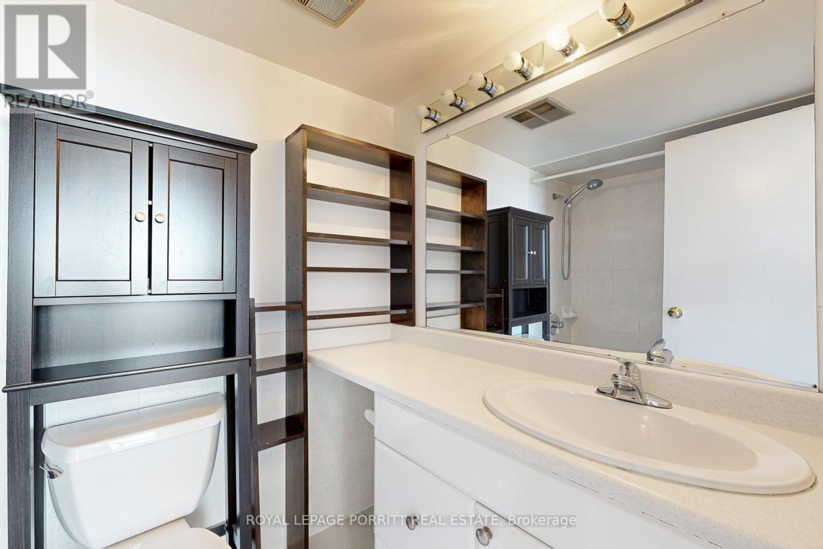 












1808 - 1535 LAKESHORE ROAD E

,
Mississauga,




Ontario
L5E3E2

