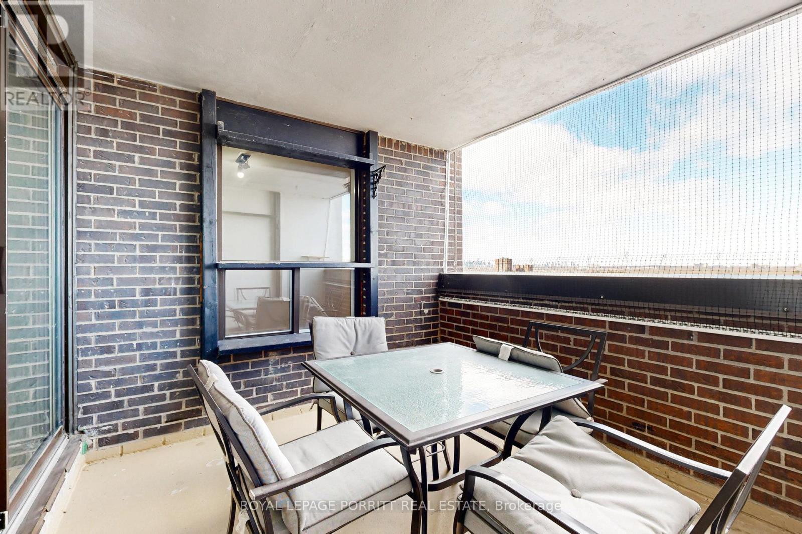 












1808 - 1535 LAKESHORE ROAD E

,
Mississauga,




Ontario
L5E3E2

