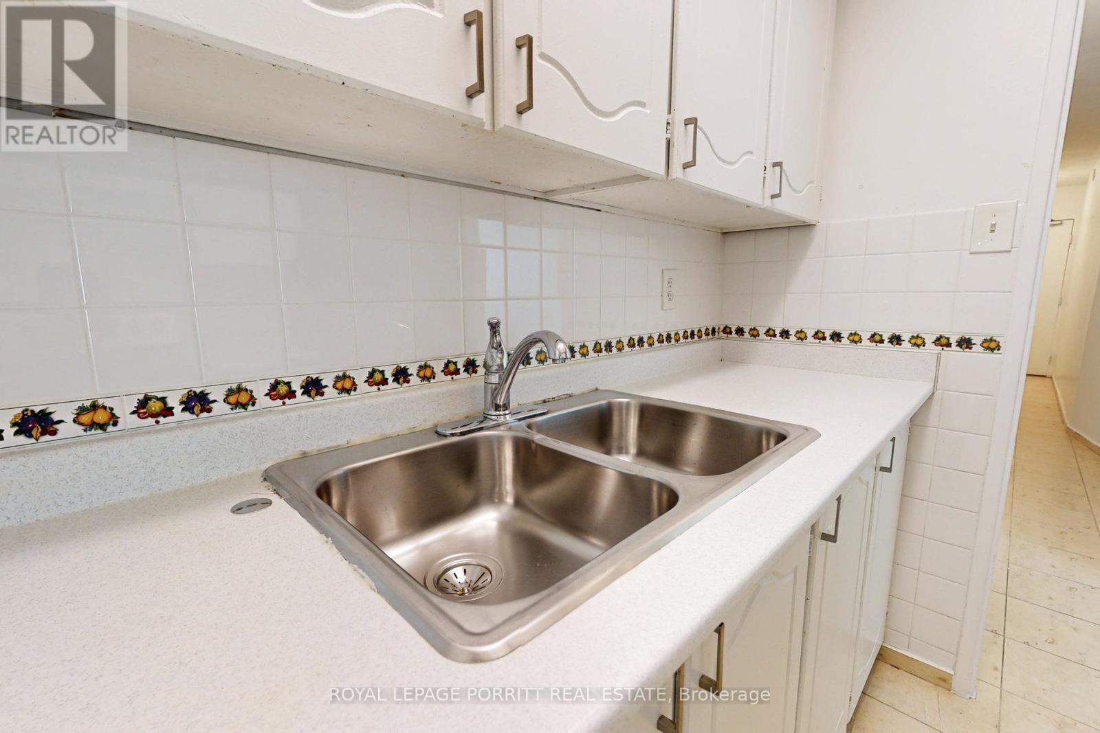 












1808 - 1535 LAKESHORE ROAD E

,
Mississauga,




Ontario
L5E3E2

