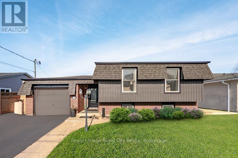 












18 ISLINGTON AVENUE

,
Guelph (Victoria North),




Ontario
N1E6K7

