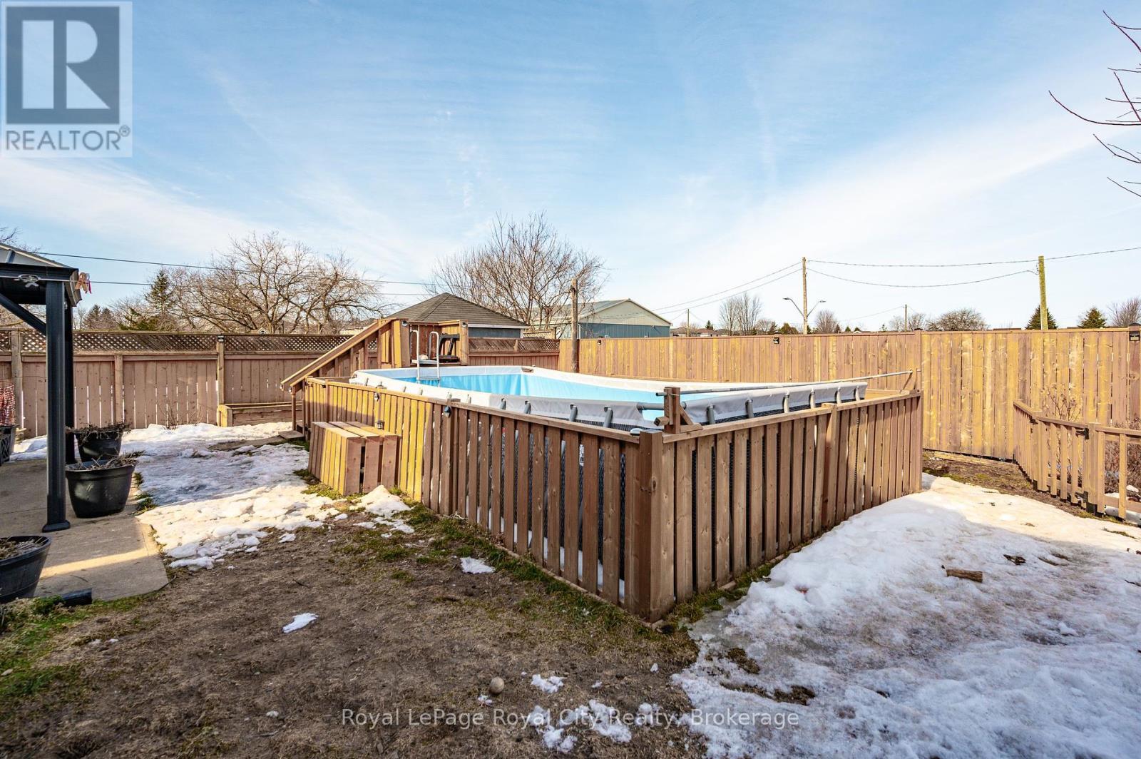 












18 ISLINGTON AVENUE

,
Guelph (Victoria North),




Ontario
N1E6K7

