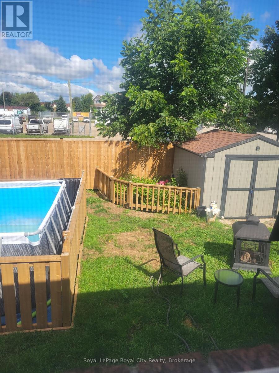












18 ISLINGTON AVENUE

,
Guelph (Victoria North),




Ontario
N1E6K7

