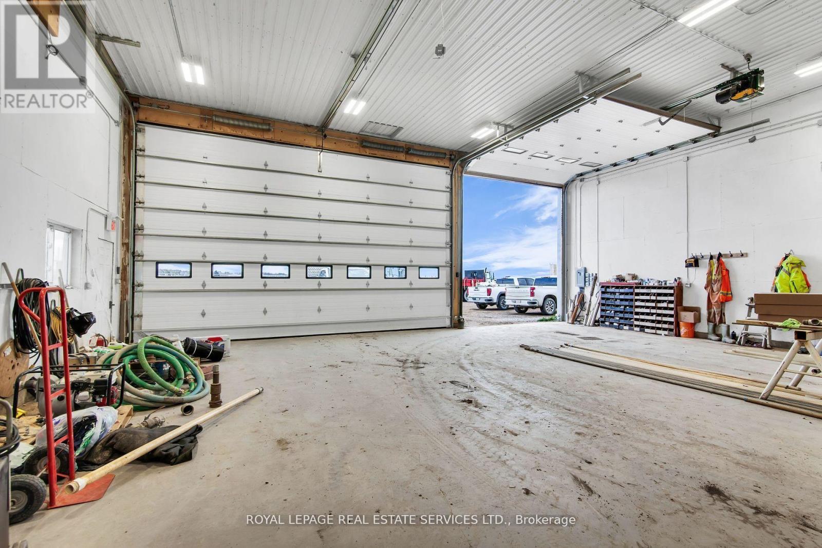 












197 WANDA STREET

,
Bradford West Gwillimbury,







Ontario
L3Z4B9

