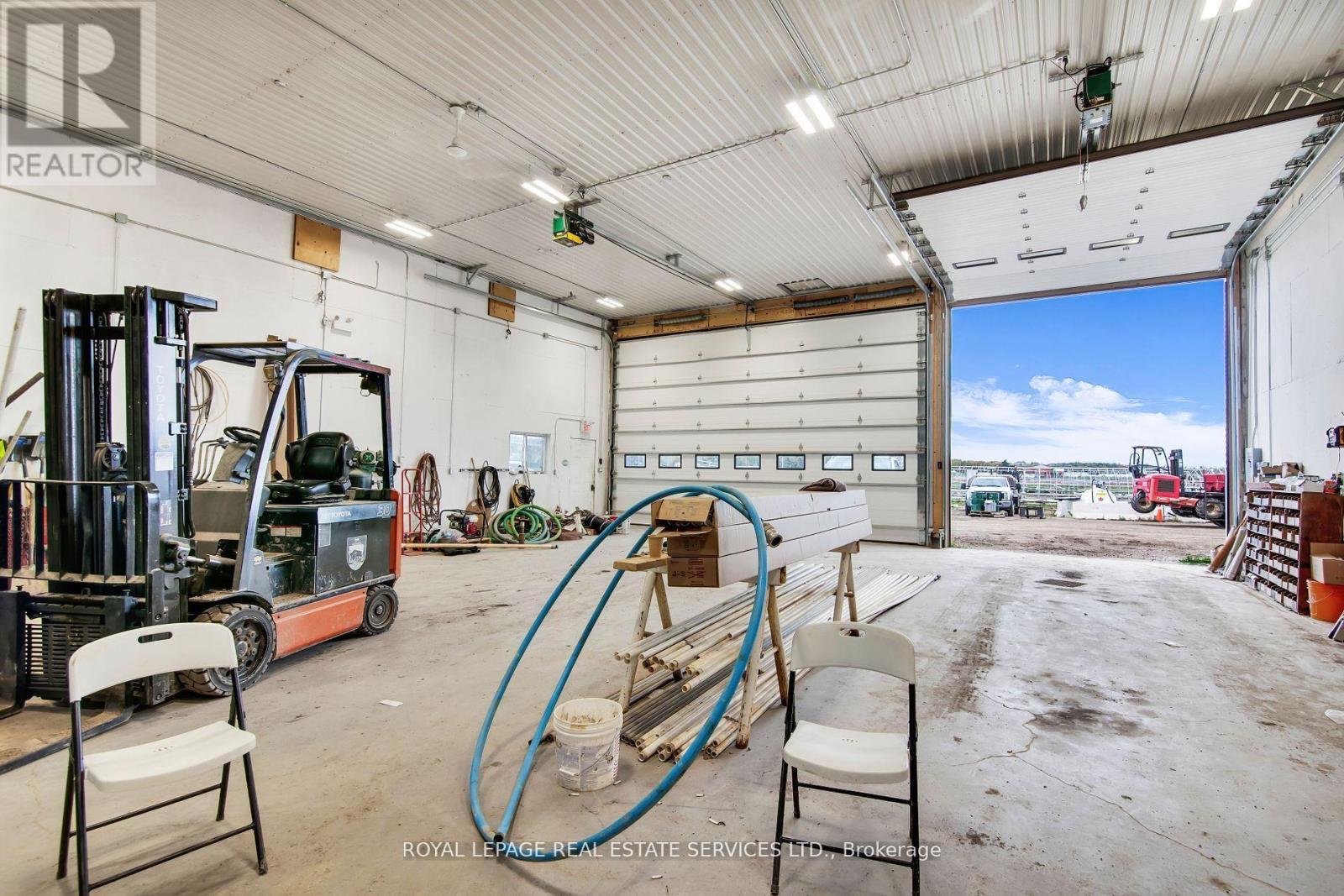 












197 WANDA STREET

,
Bradford West Gwillimbury,







Ontario
L3Z4B9

