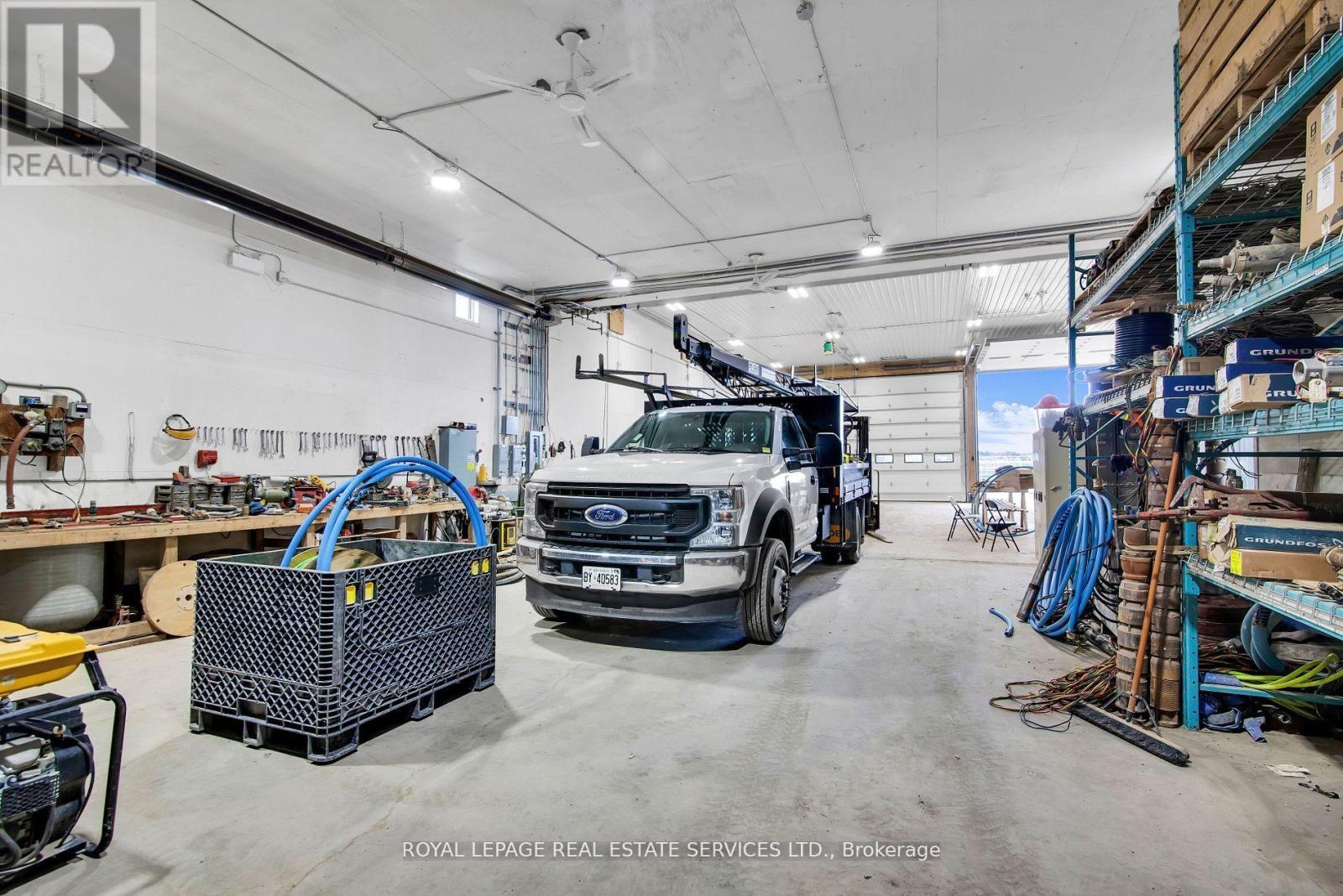 












197 WANDA STREET

,
Bradford West Gwillimbury,







Ontario
L3Z4B9

