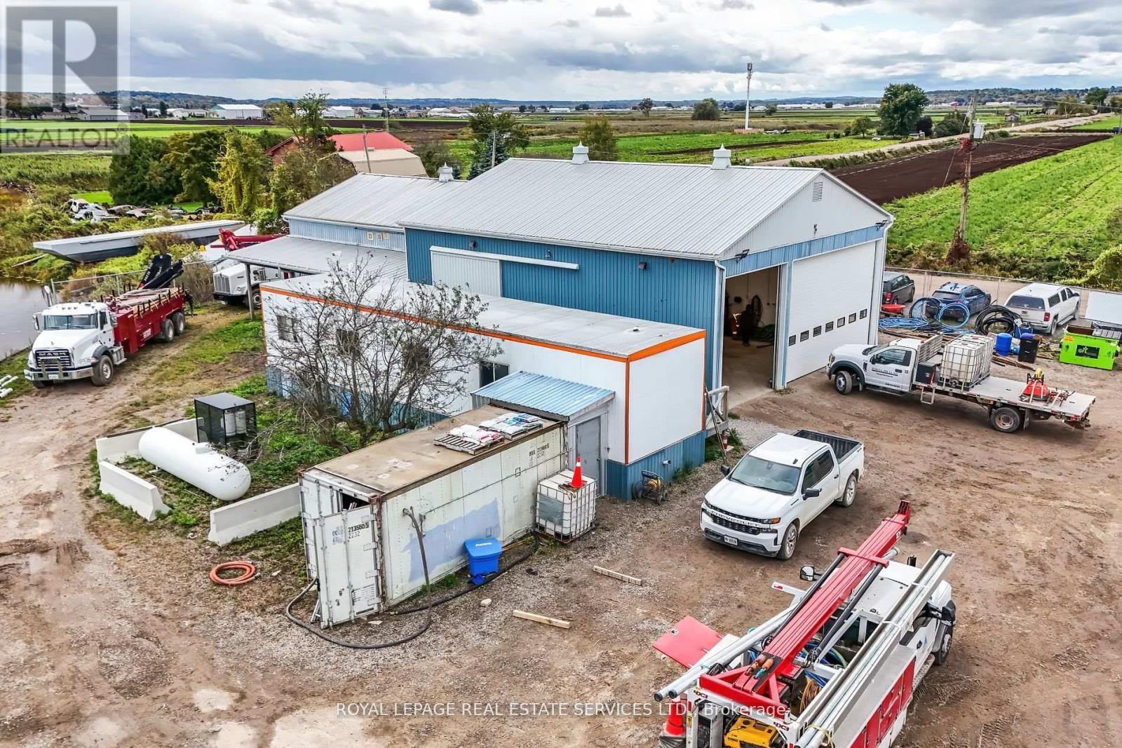 












197 WANDA STREET

,
Bradford West Gwillimbury,







Ontario
L3Z4B9

