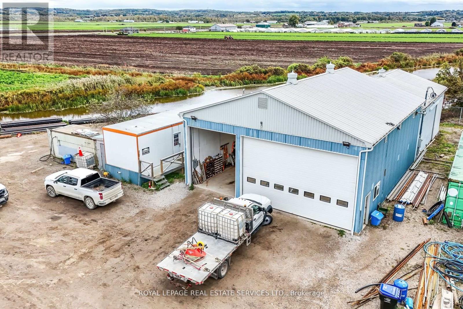 












197 WANDA STREET

,
Bradford West Gwillimbury,







Ontario
L3Z4B9

