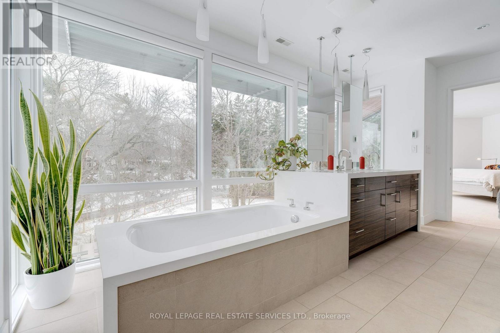 












1104 BALMORAL PLACE

,
Oakville,




Ontario
L6J2C9

