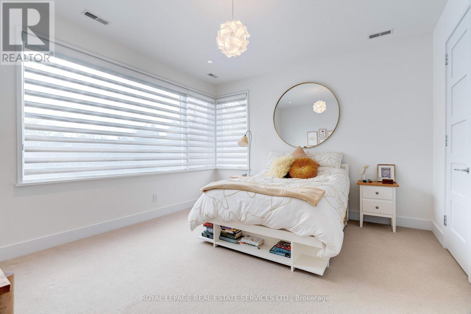 












1104 BALMORAL PLACE

,
Oakville,




Ontario
L6J2C9

