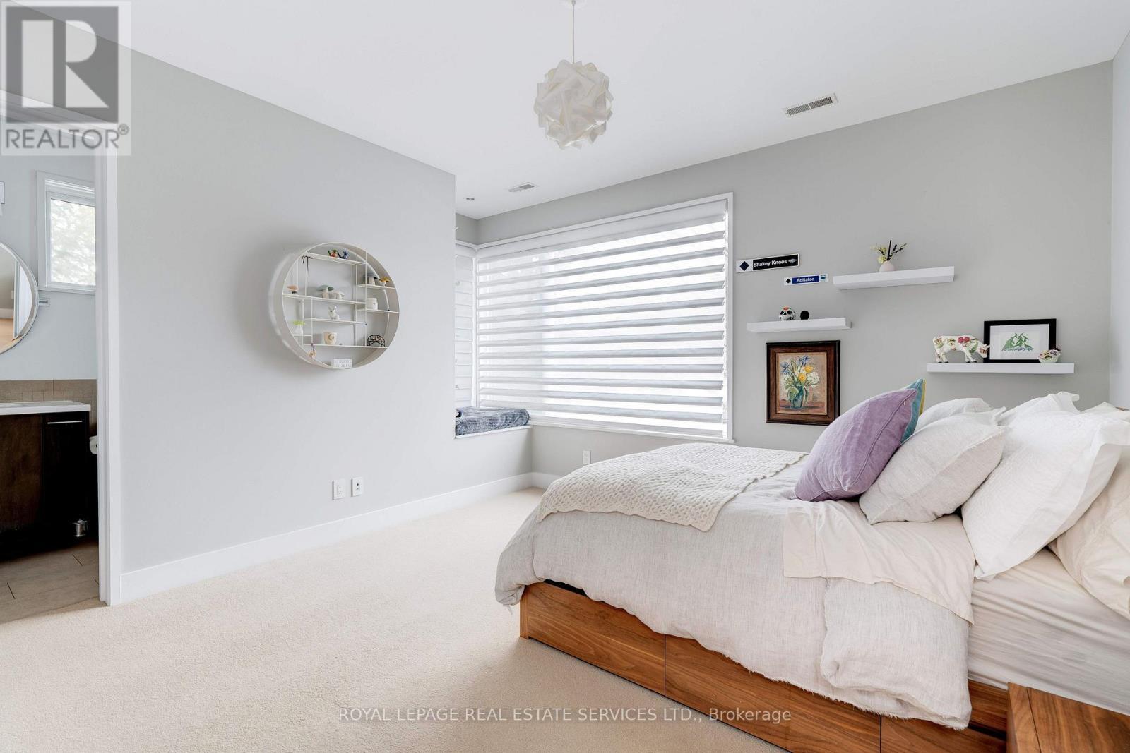 












1104 BALMORAL PLACE

,
Oakville,




Ontario
L6J2C9

