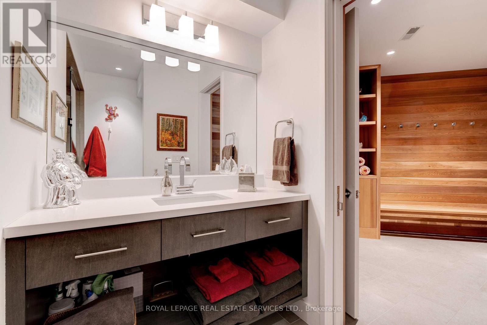 












1104 BALMORAL PLACE

,
Oakville,




Ontario
L6J2C9

