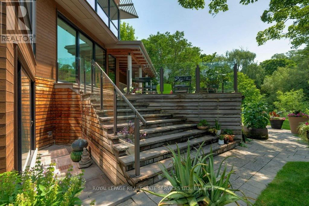 












1104 BALMORAL PLACE

,
Oakville,




Ontario
L6J2C9

