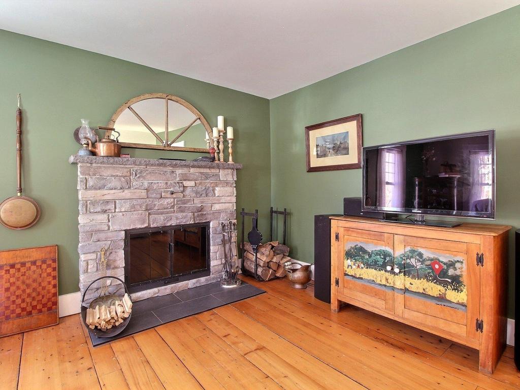 









18


Rue Meadow

,
Hatley - Municipalité,




QC
J0B4B0

