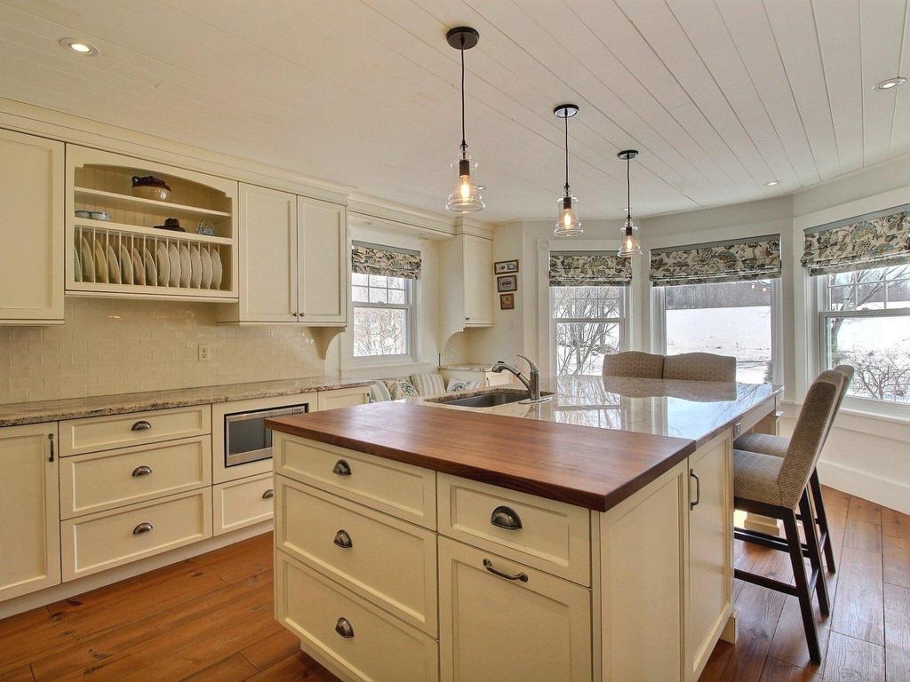 









18


Rue Meadow

,
Hatley - Municipalité,




QC
J0B4B0

