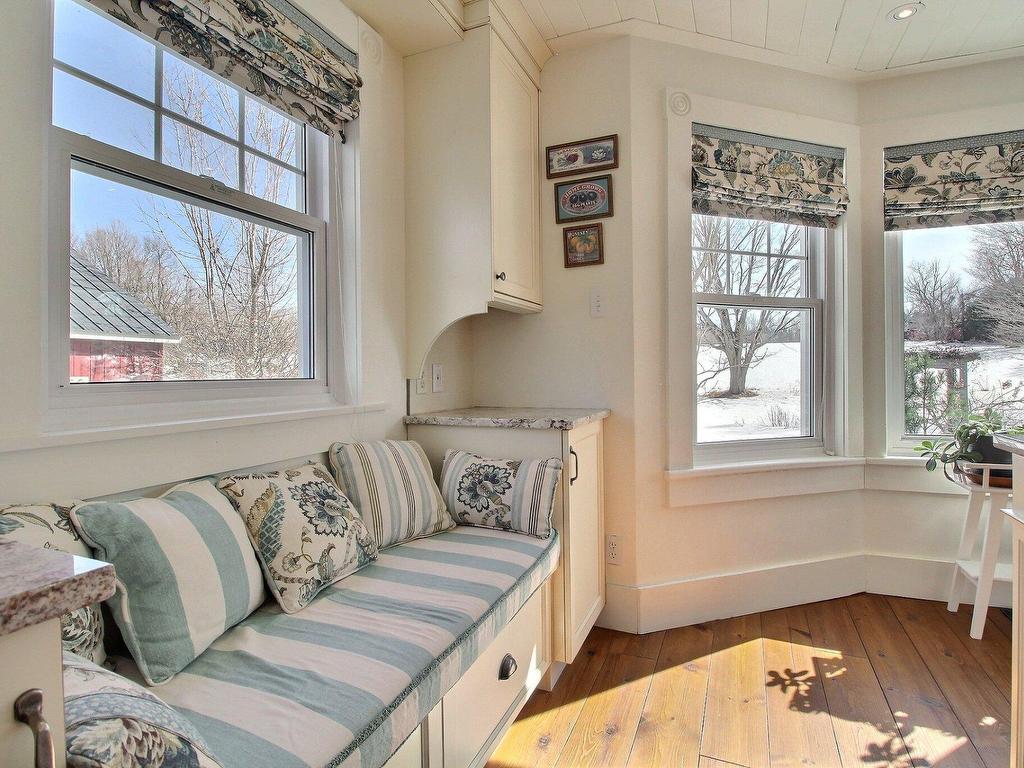 









18


Rue Meadow

,
Hatley - Municipalité,




QC
J0B4B0

