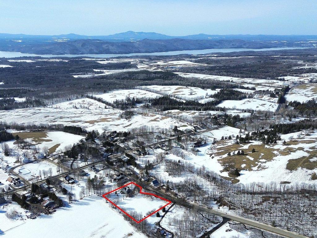 









18


Rue Meadow

,
Hatley - Municipalité,




QC
J0B4B0

