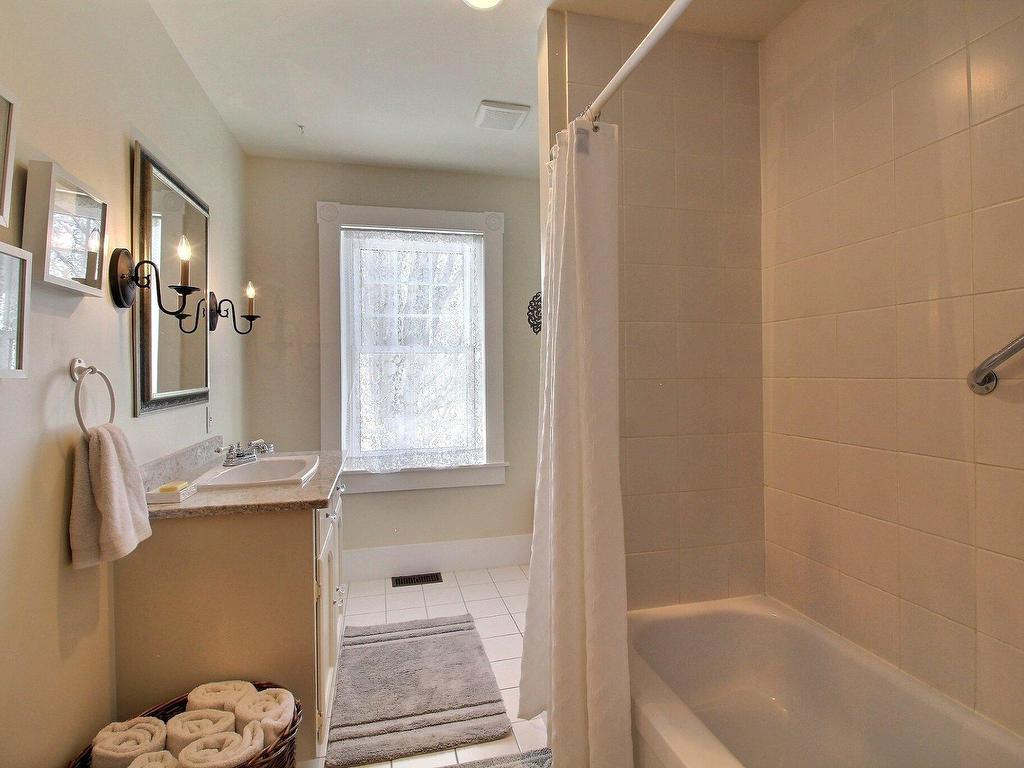 









18


Rue Meadow

,
Hatley - Municipalité,




QC
J0B4B0

