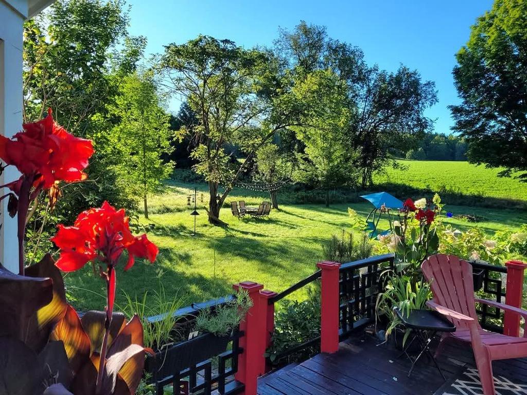 









18


Rue Meadow

,
Hatley - Municipalité,




QC
J0B4B0

