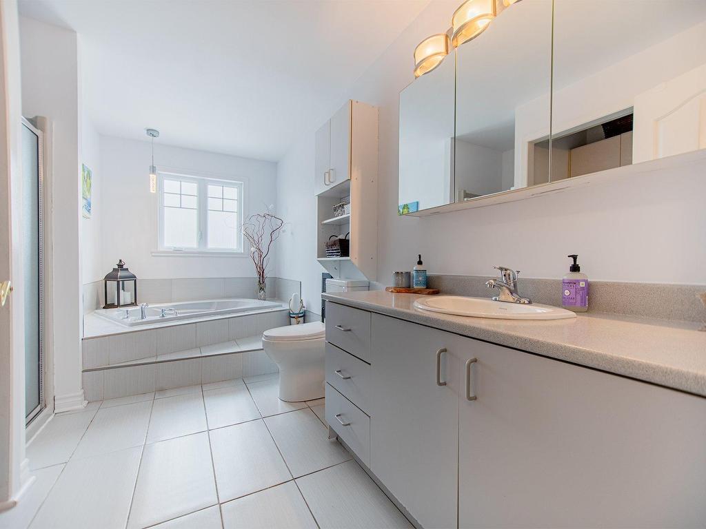 









24


Rue Pierre-Boisseau

,
Verchères,




QC
J0L2R0

