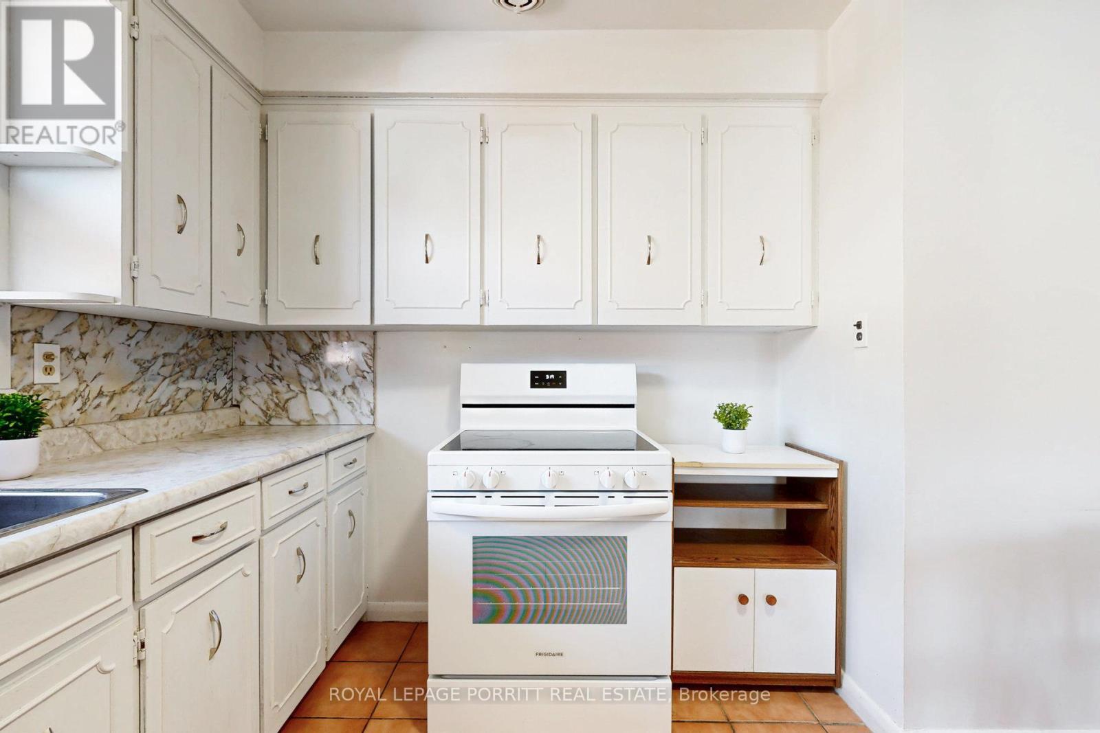 












31 BADGER DRIVE

,
Toronto,




Ontario
M8Z2M8

