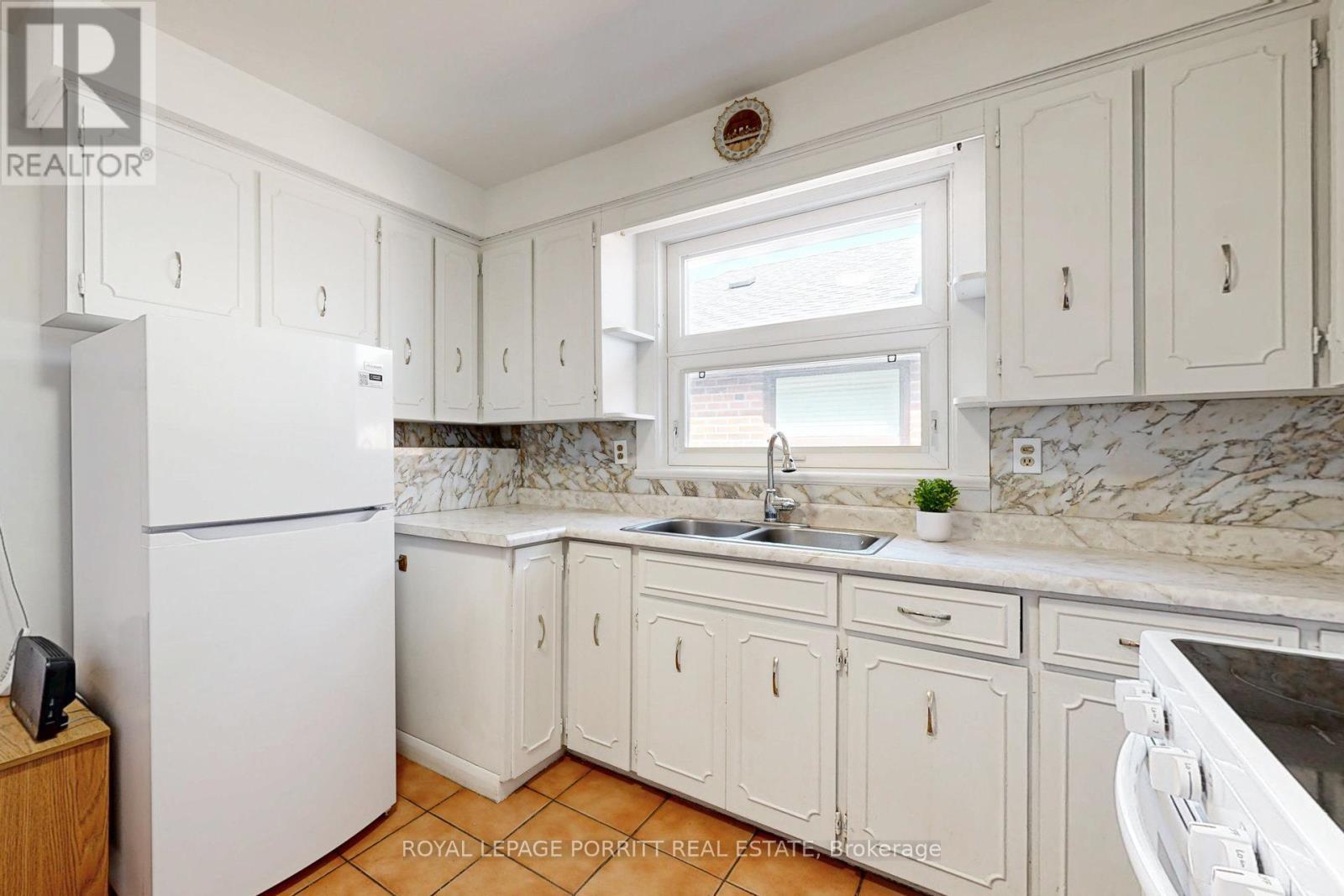 












31 BADGER DRIVE

,
Toronto,




Ontario
M8Z2M8

