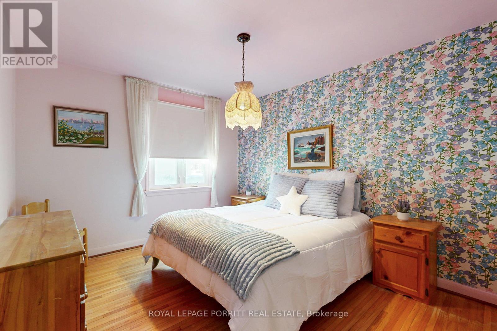 












31 BADGER DRIVE

,
Toronto,




Ontario
M8Z2M8

