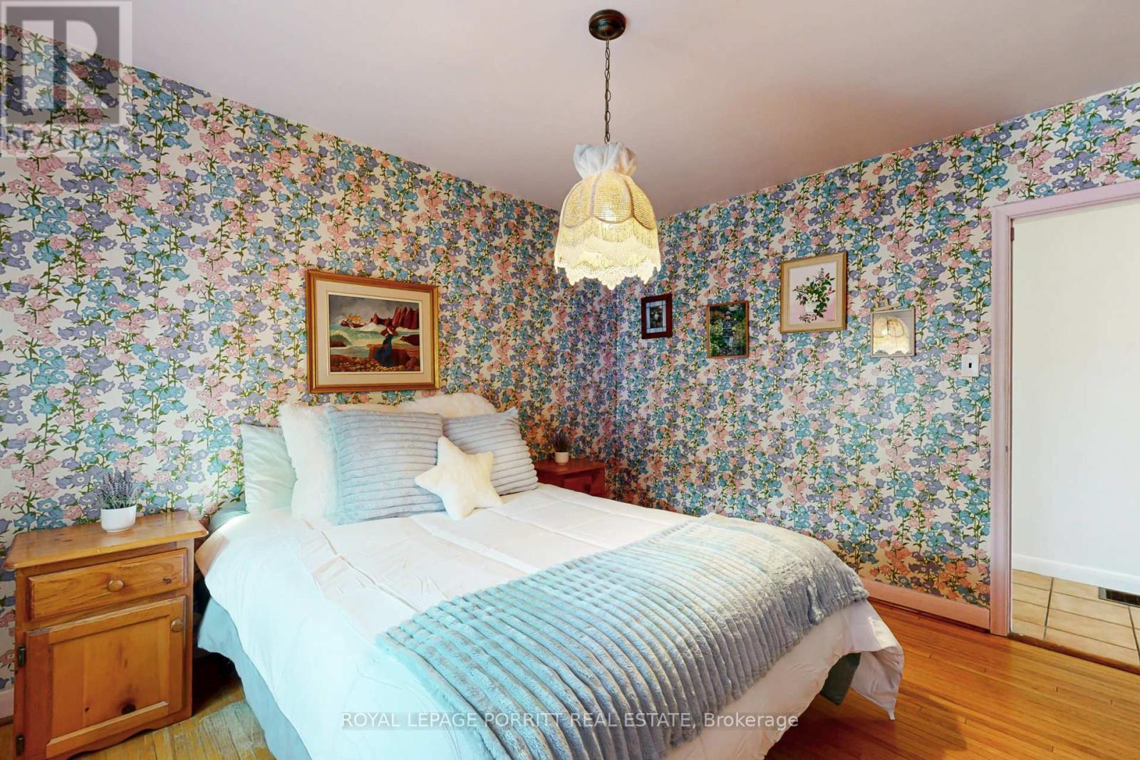 












31 BADGER DRIVE

,
Toronto,




Ontario
M8Z2M8

