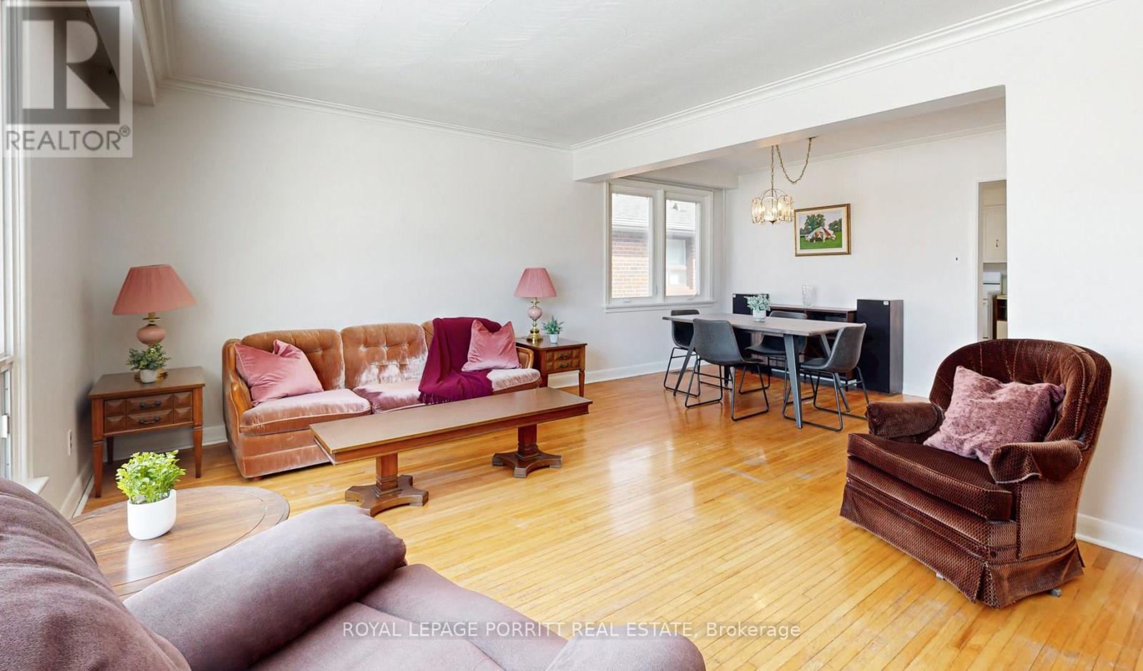 












31 BADGER DRIVE

,
Toronto,




Ontario
M8Z2M8

