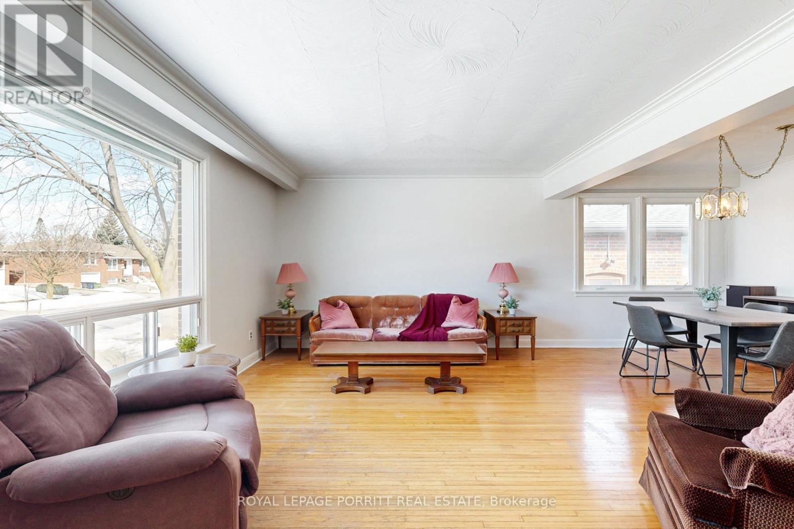 












31 BADGER DRIVE

,
Toronto,




Ontario
M8Z2M8

