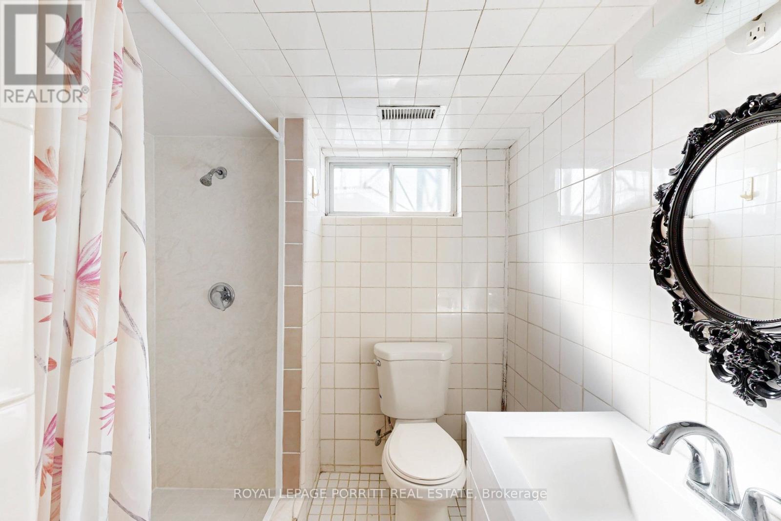 












31 BADGER DRIVE

,
Toronto,




Ontario
M8Z2M8

