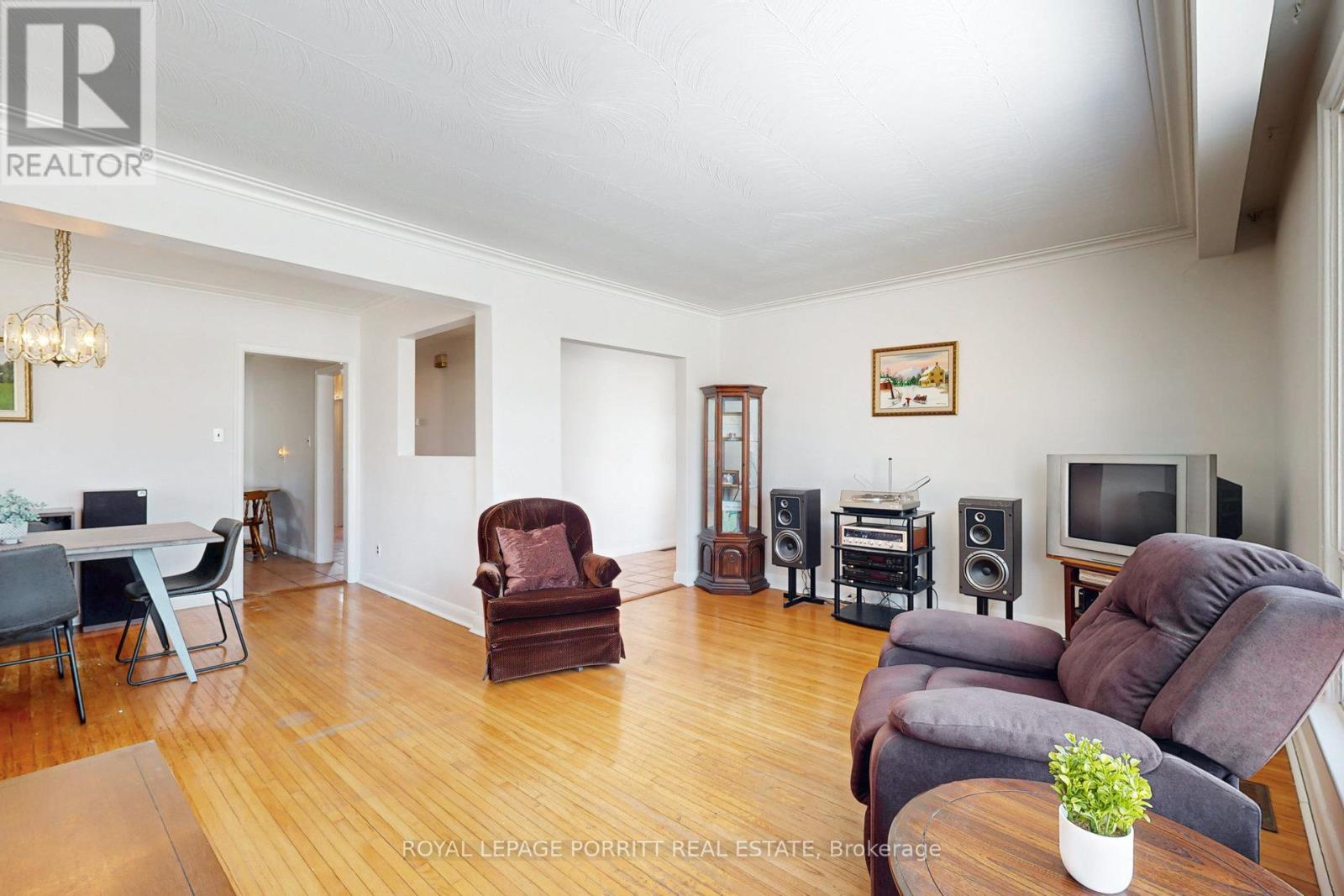 












31 BADGER DRIVE

,
Toronto,




Ontario
M8Z2M8

