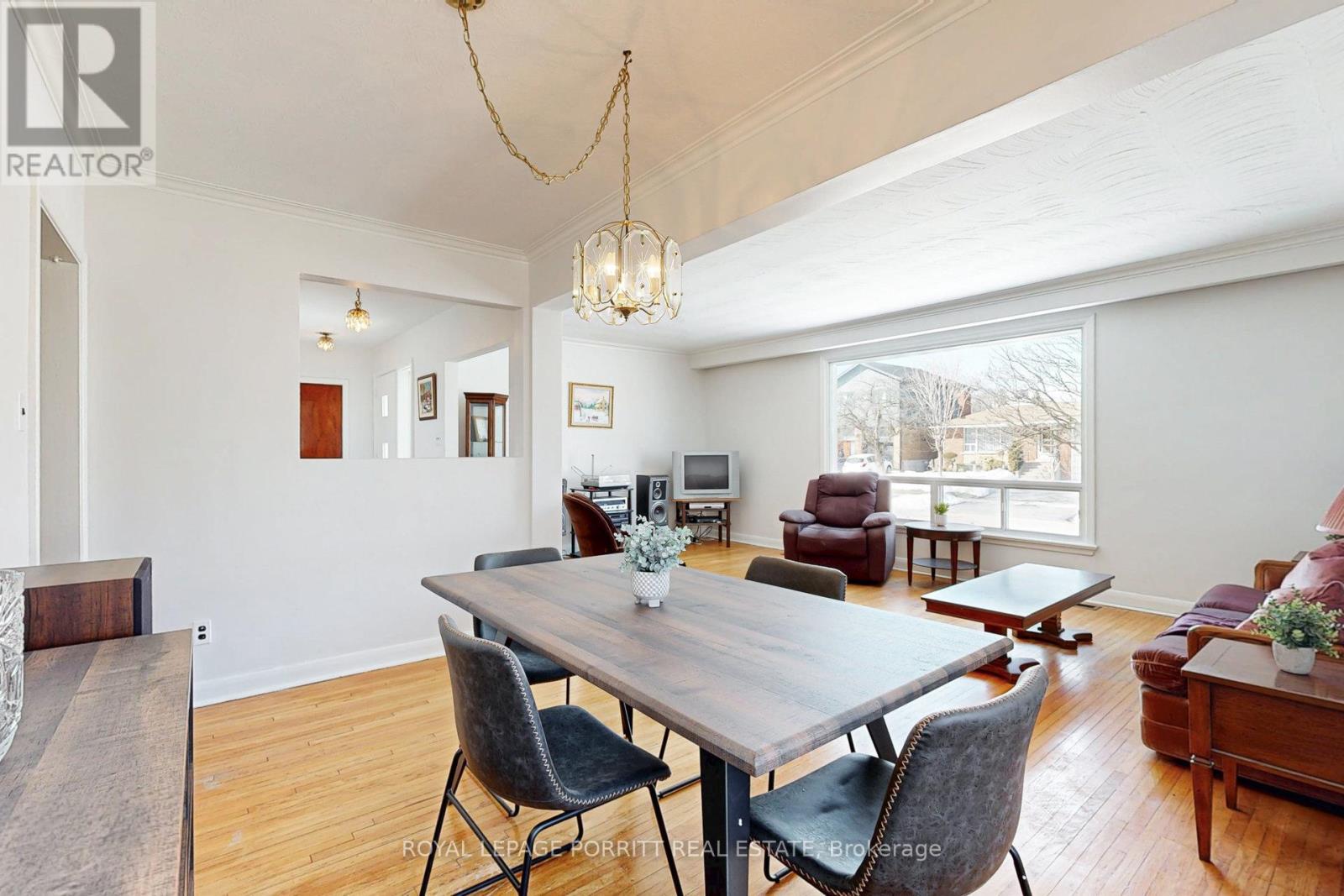 












31 BADGER DRIVE

,
Toronto,




Ontario
M8Z2M8

