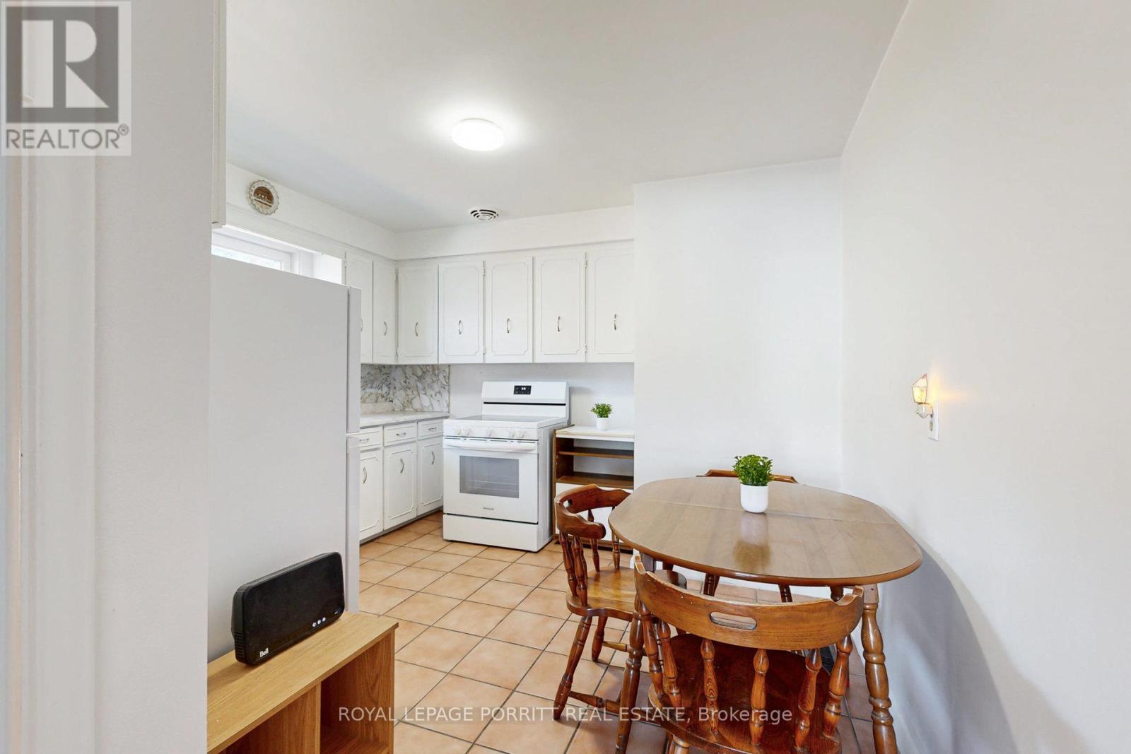 












31 BADGER DRIVE

,
Toronto,




Ontario
M8Z2M8

