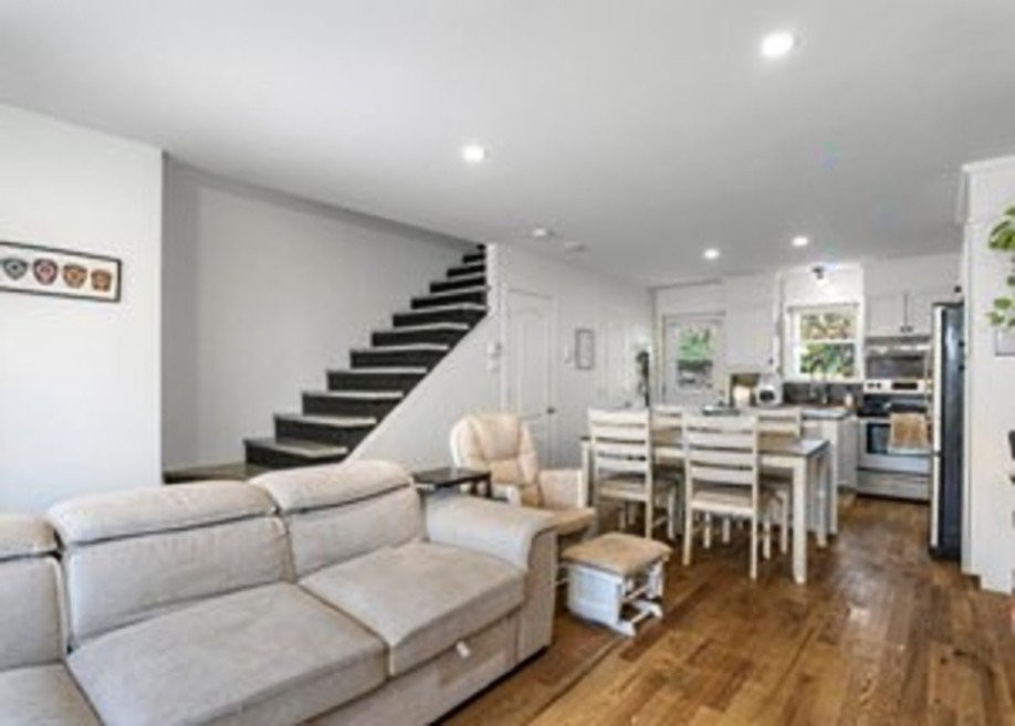 









712


4e Rue

,
Murdochville,




QC
G0E1W0

