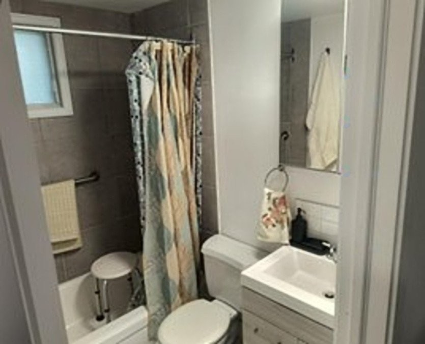 









712


4e Rue

,
Murdochville,




QC
G0E1W0

