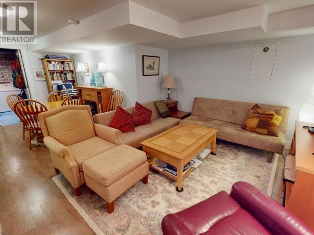 












4621 MANSON AVE

,
Powell River,




British Columbia
V8A3N3

