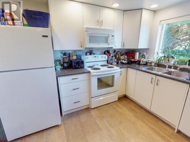 












4621 MANSON AVE

,
Powell River,




British Columbia
V8A3N3

