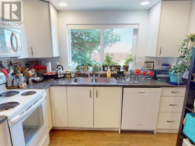 












4621 MANSON AVE

,
Powell River,




British Columbia
V8A3N3

