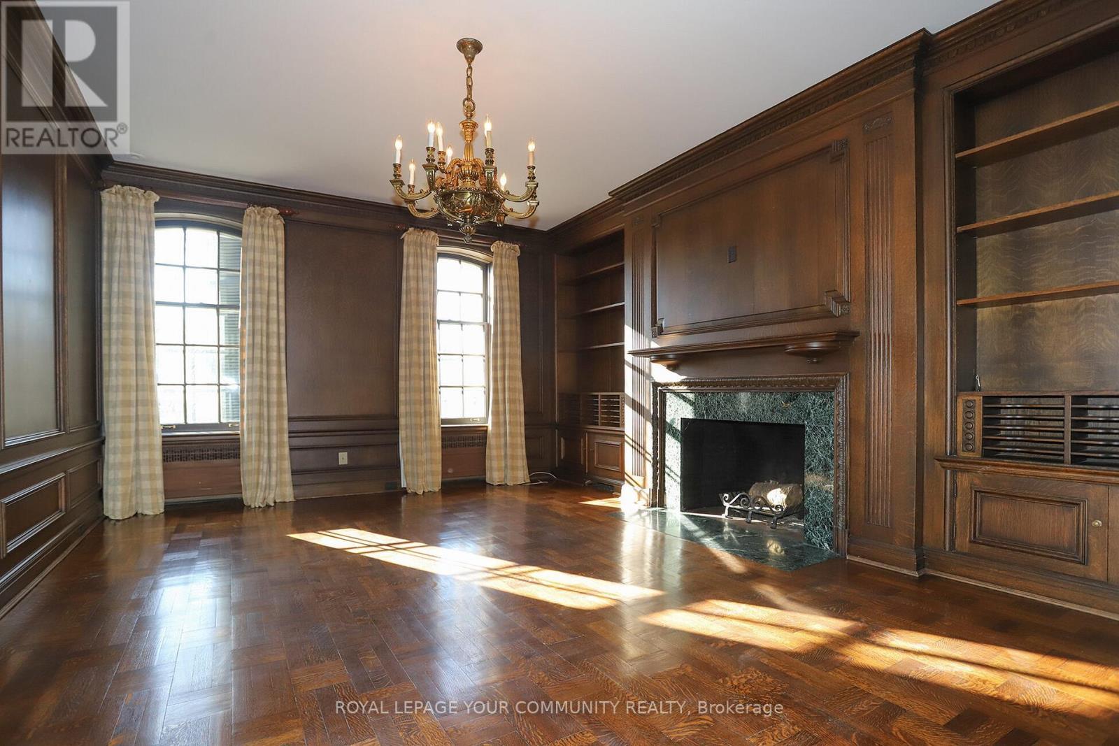 












7 ROSEMARY LANE

,
Toronto,




Ontario
M5P3E7

