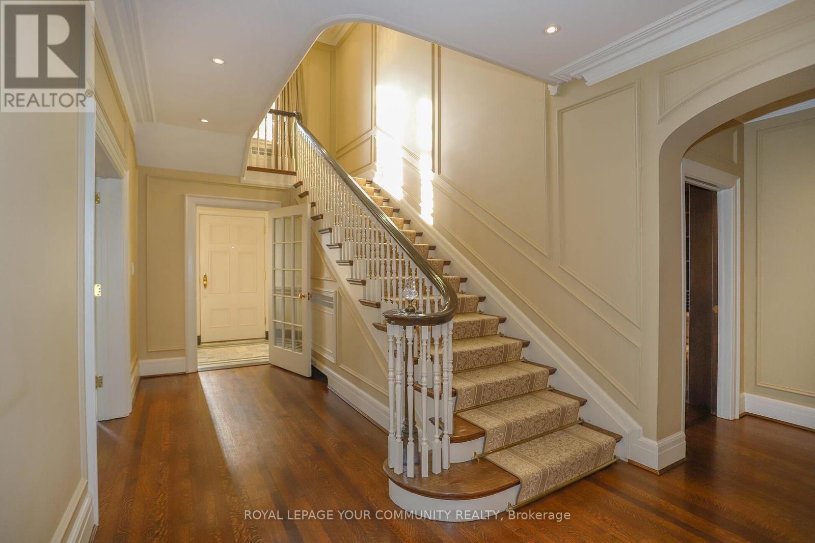 












7 ROSEMARY LANE

,
Toronto,




Ontario
M5P3E7

