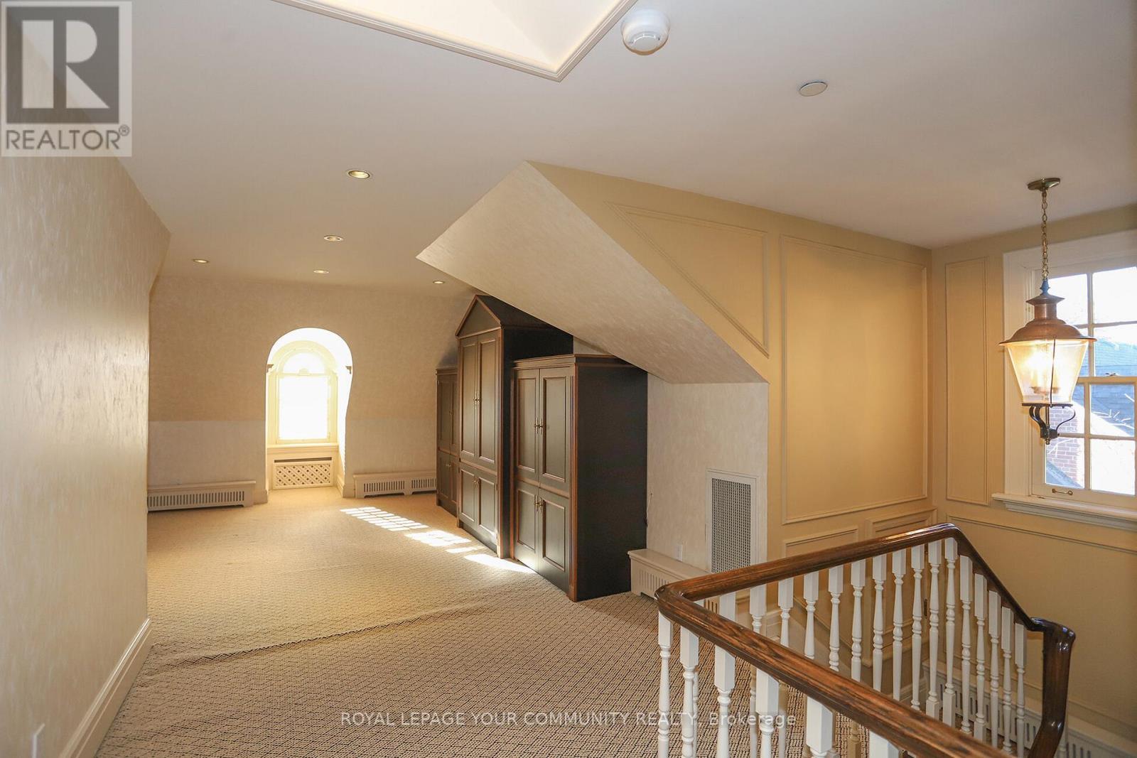 












7 ROSEMARY LANE

,
Toronto,




Ontario
M5P3E7

