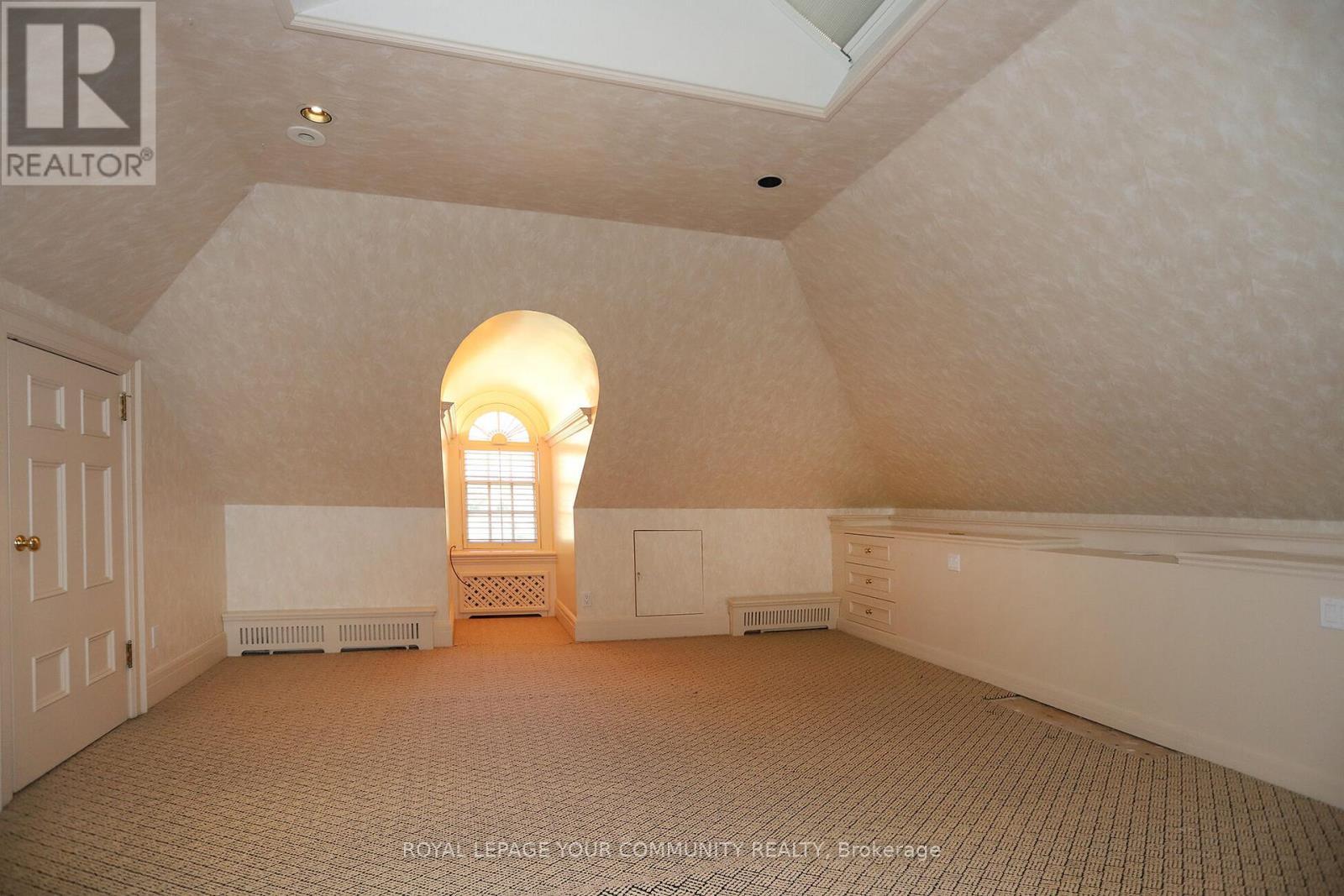 












7 ROSEMARY LANE

,
Toronto,




Ontario
M5P3E7

