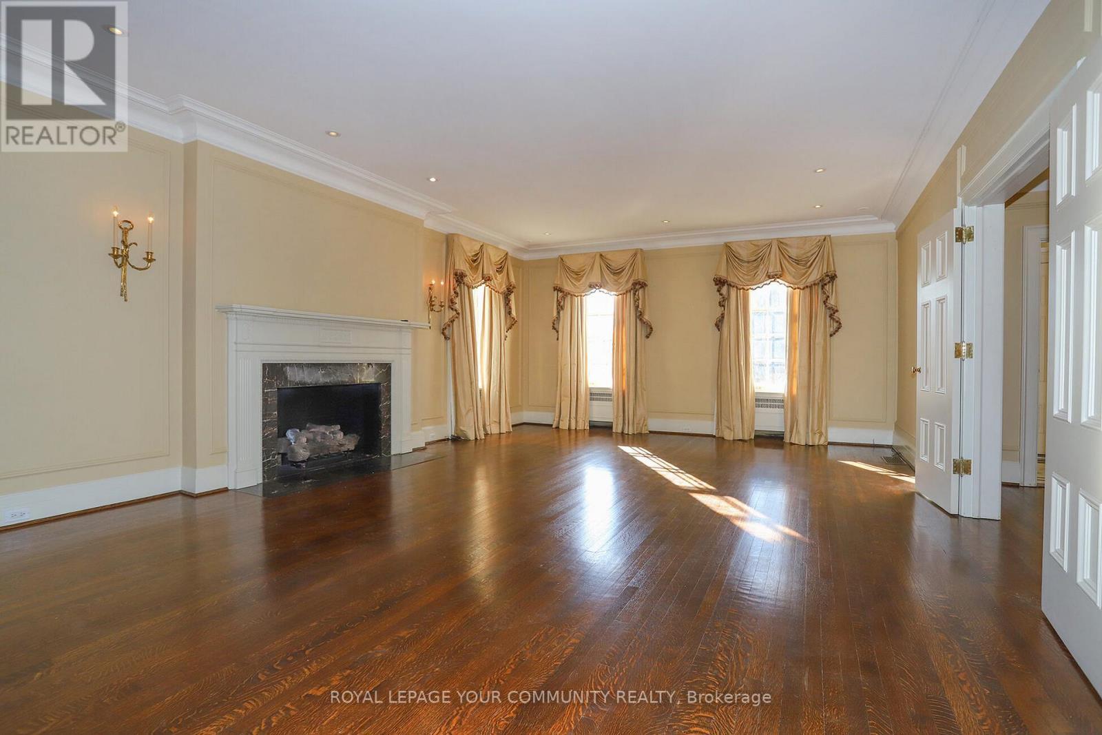 












7 ROSEMARY LANE

,
Toronto,




Ontario
M5P3E7

