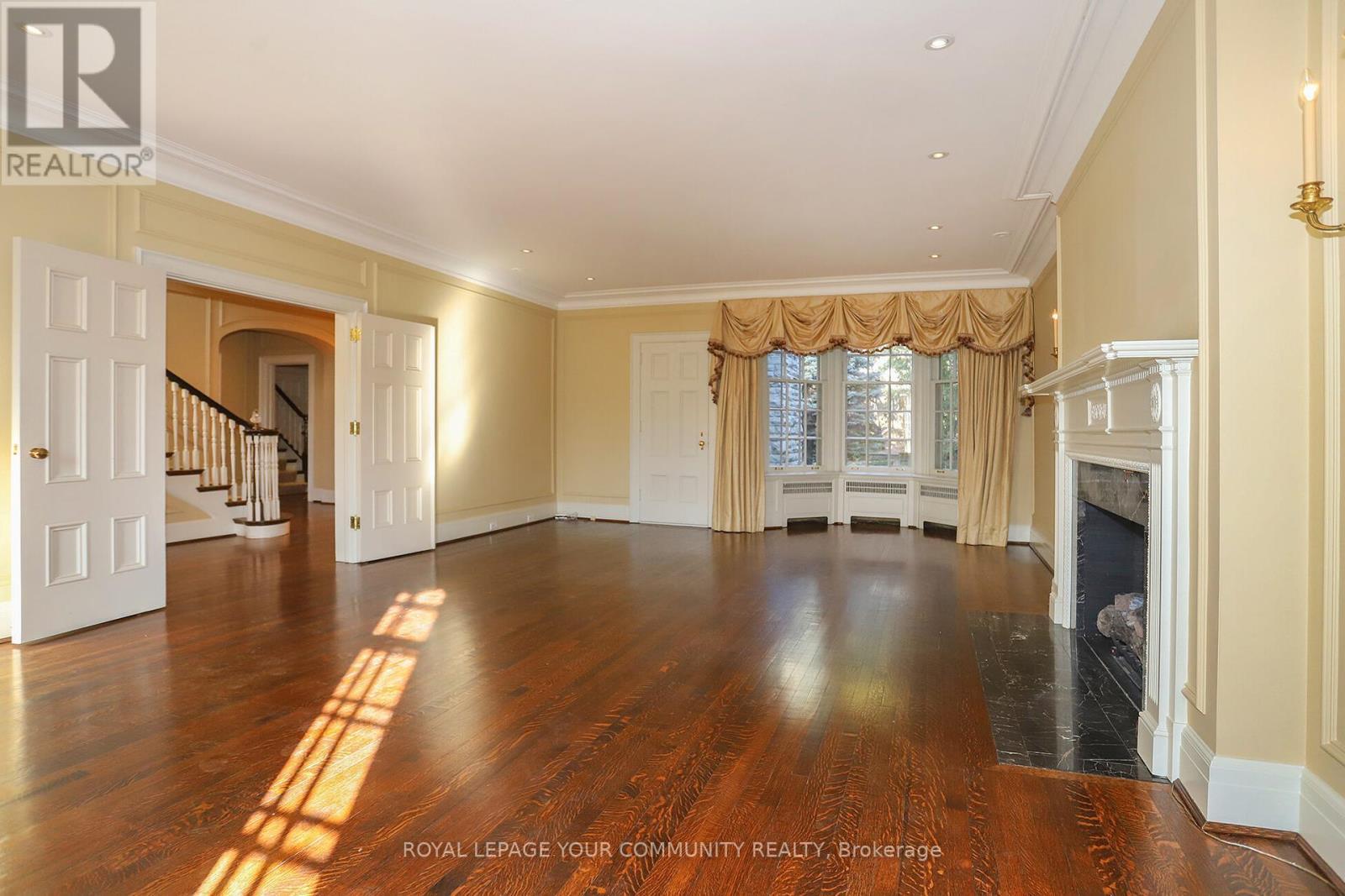 












7 ROSEMARY LANE

,
Toronto,




Ontario
M5P3E7

