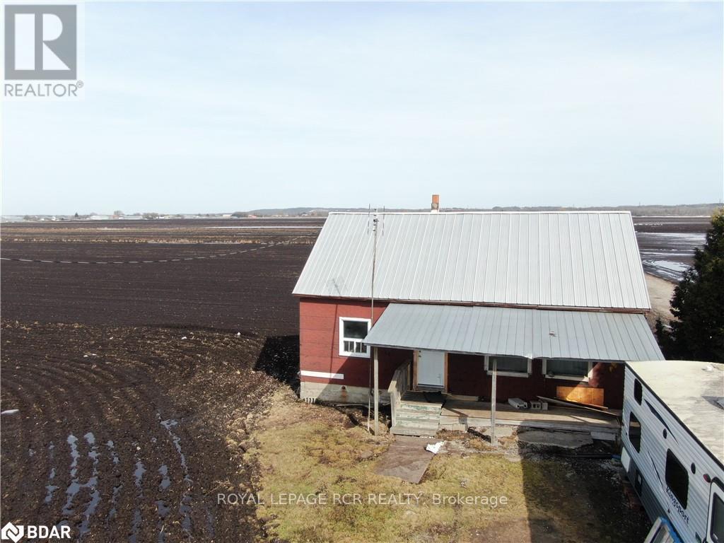 












695 STRAWBERRY LANE

,
King,







Ontario
L3Y4V9

