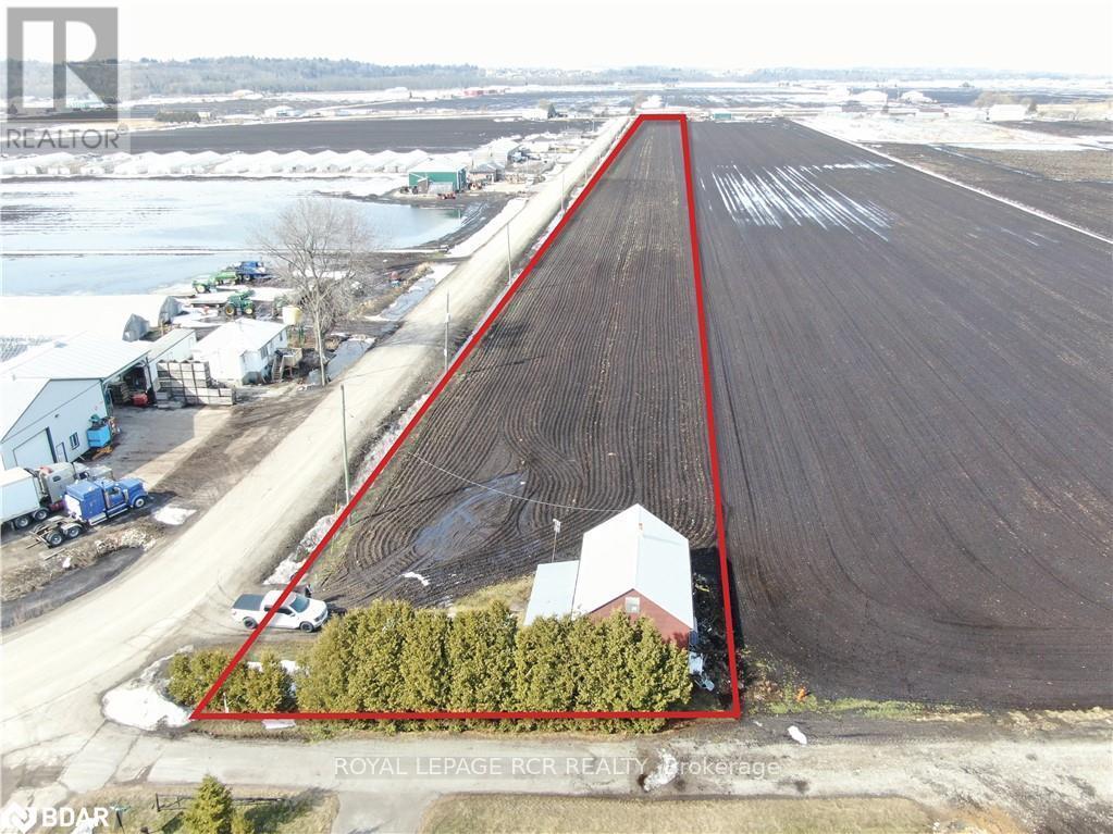












695 STRAWBERRY LANE

,
King,







Ontario
L3Y4V9

