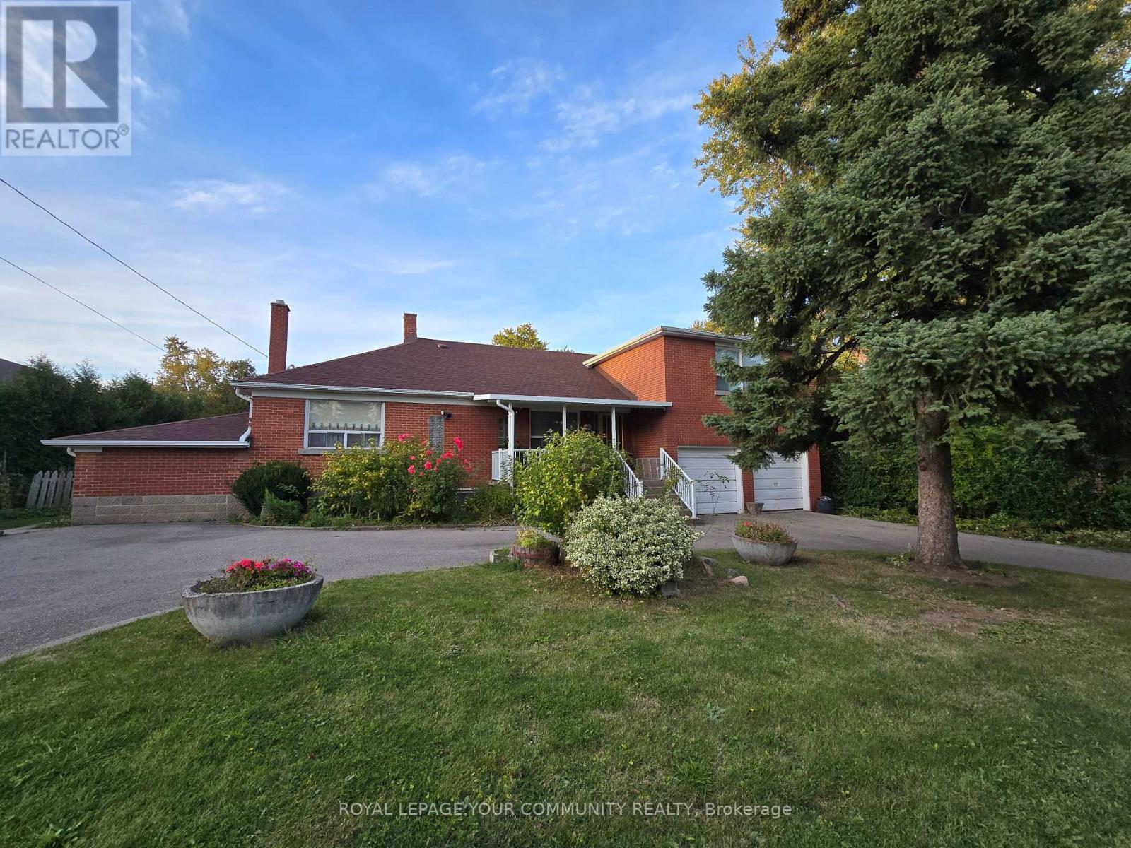 












100 LANGSTAFF ROAD

,
Richmond Hill,




Ontario
L4C6N3

