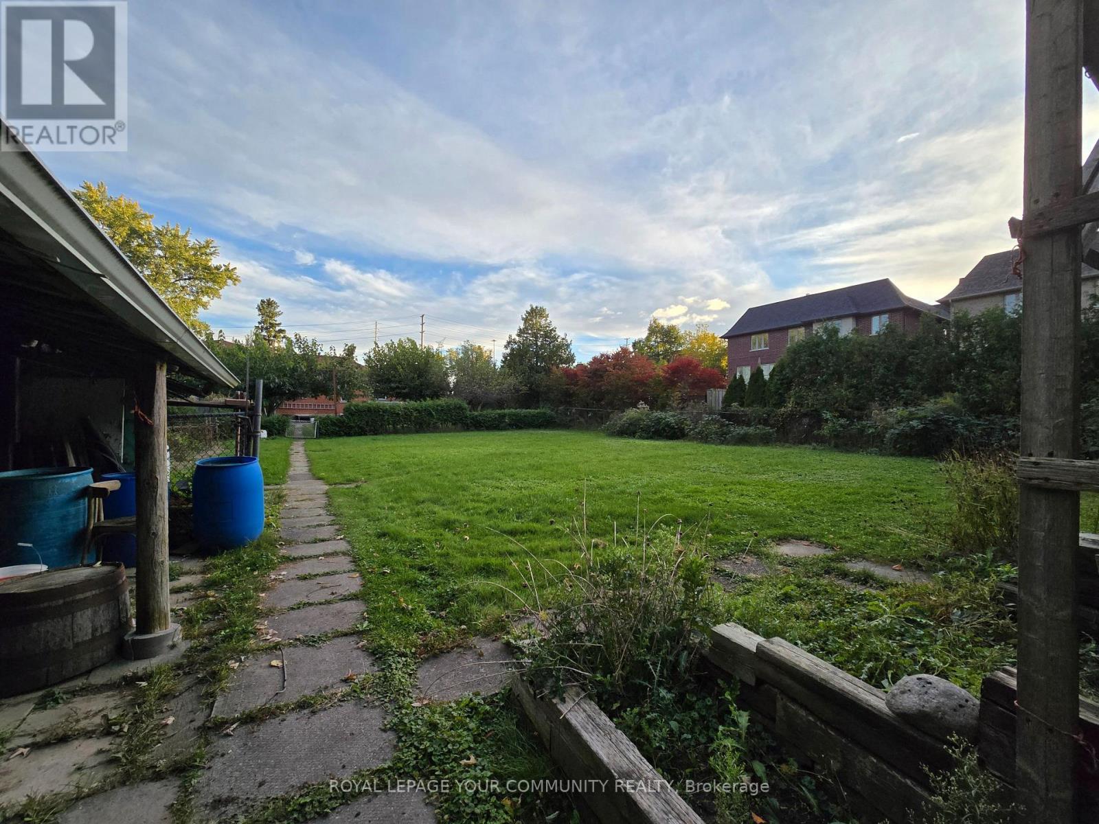 












100 LANGSTAFF ROAD

,
Richmond Hill,




Ontario
L4C6N3

