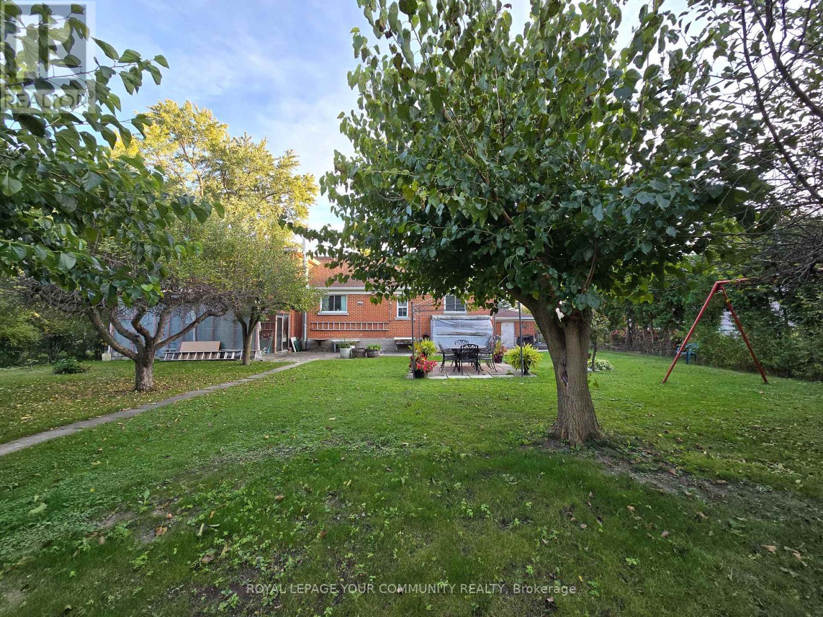 












100 LANGSTAFF ROAD

,
Richmond Hill,




Ontario
L4C6N3

